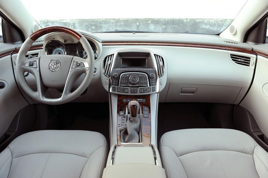 Торпедо Buick LaCrosse 2010 года  (NA) (фото 94 из 121)